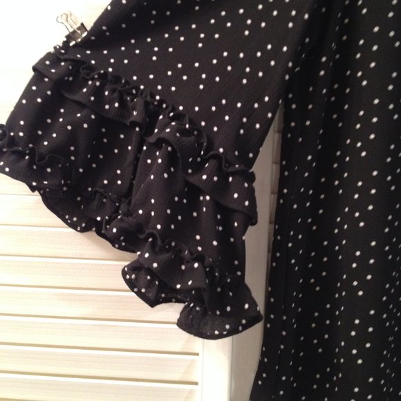 Max Studio M Black White Dot Bell Sleeve Top - Picture 2 of 5